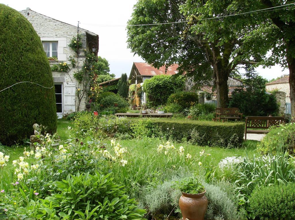 A L'antan - La Ferme D'octave Bed & Breakfast Saint-Hilaire-de-Villefranche